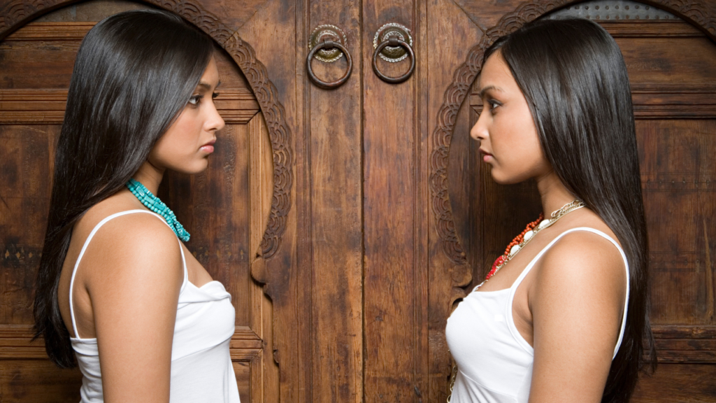 Short Condolence Messages for Loss of Sister — Simple Words That Still Say Everything